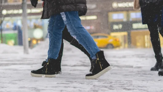 peoples-legs-with-boots-walk-in-snowy-day-fashion-2025-01-27-01-24-17-utc